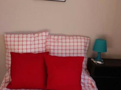 Bedroom of Flat to share in  Valencia Capital  with Washing machine, Balcony and Internet