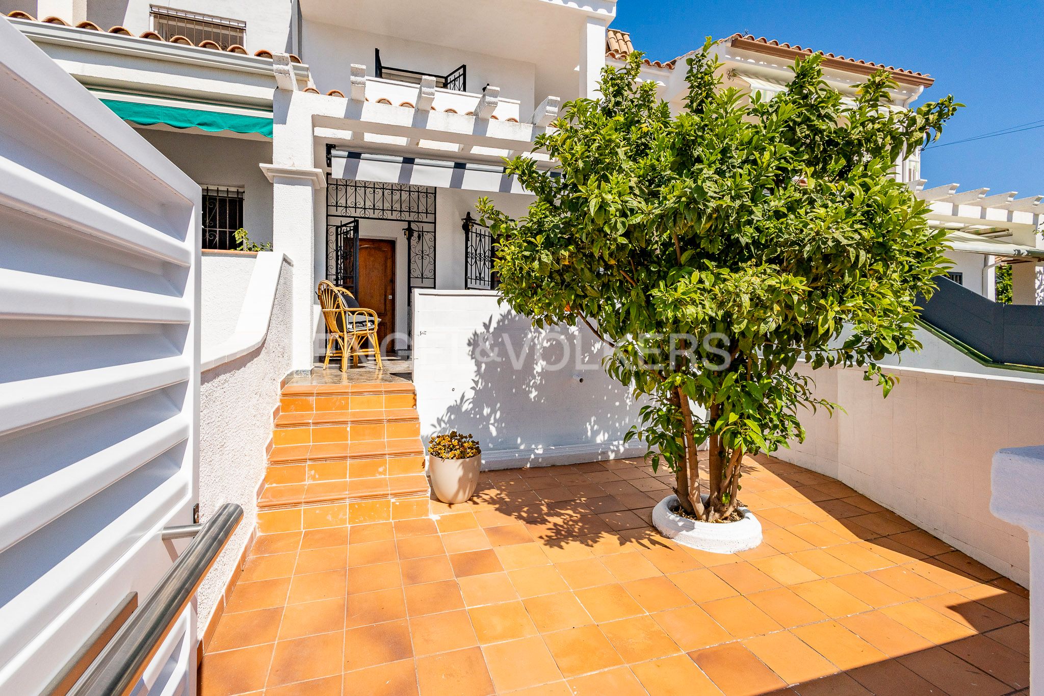 Exterior view of Single-family semi-detached to rent in Cunit  with Air Conditioner, Heating and Terrace