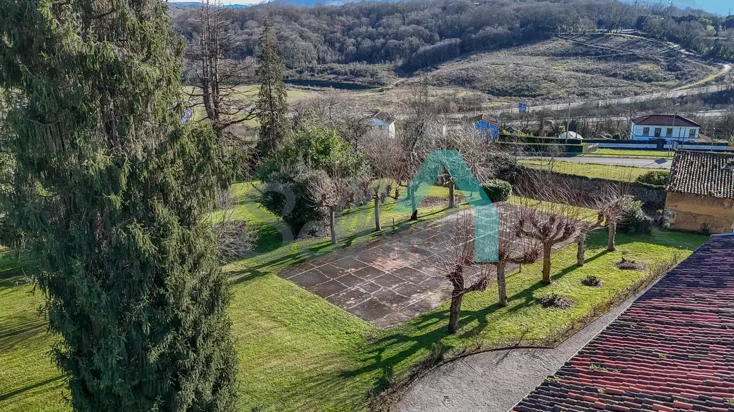 Jardín de Casa o chalet en venta en Oviedo  con Jardín privado y Balcón