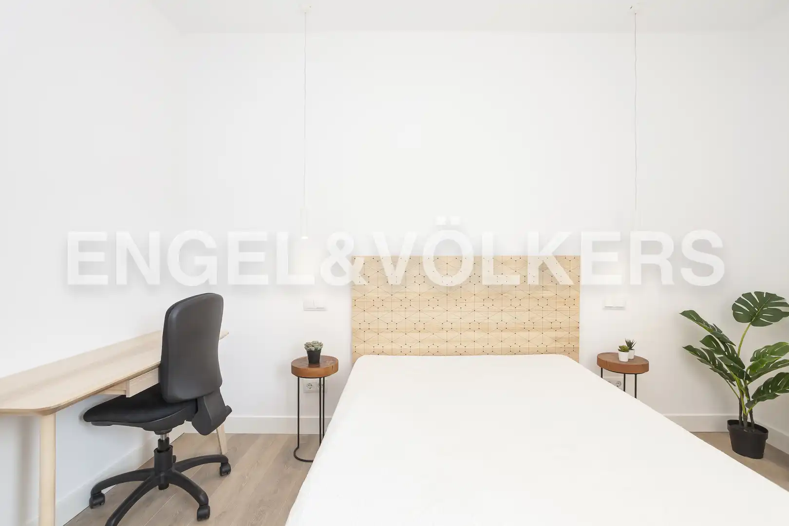 Bedroom of Flat for rent in Madrid  with Air Conditioner, Heating and Furnished