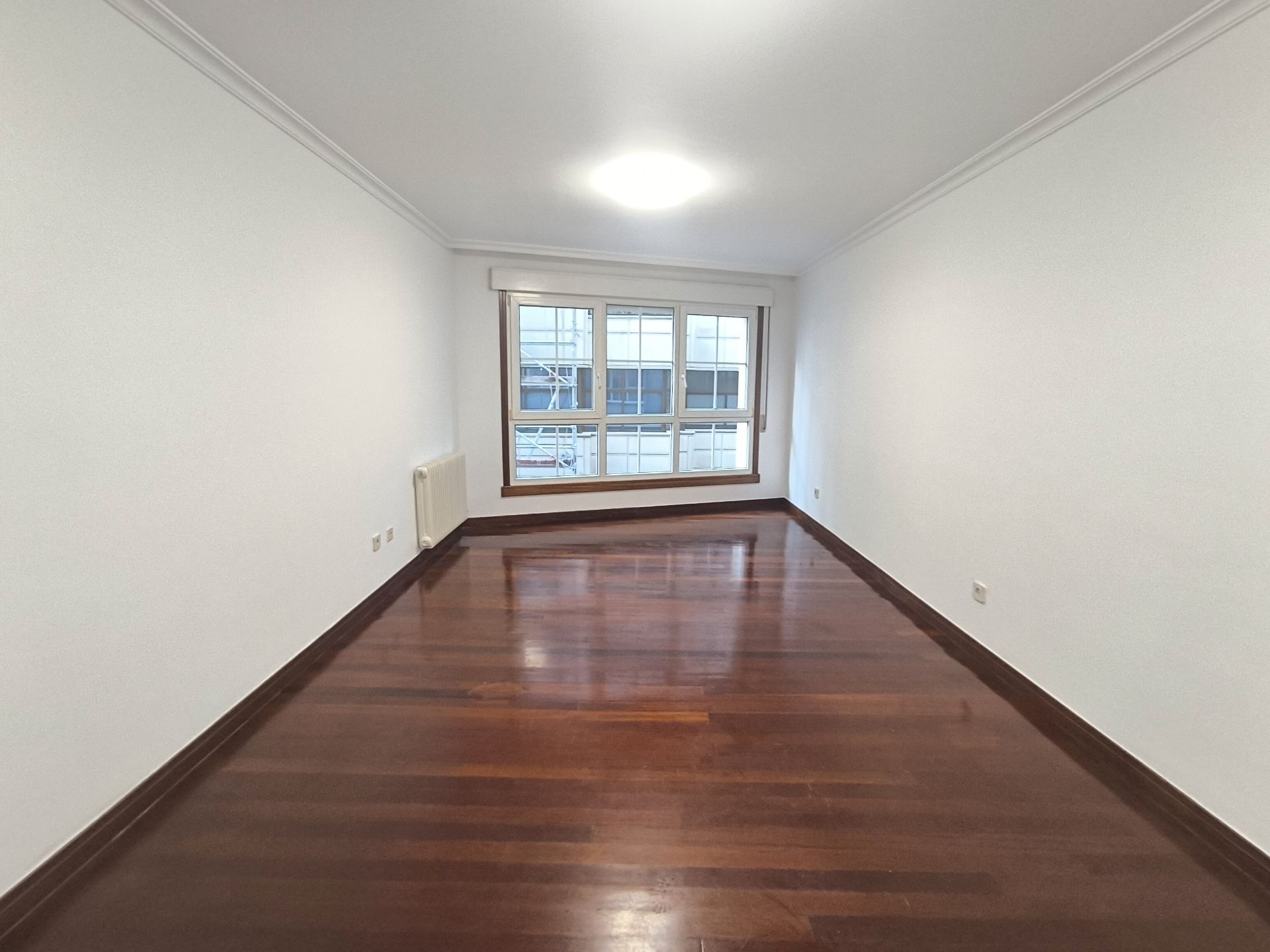 Sala d'estar de Pis de lloguer en Pontevedra Capital  amb Calefacció, Parquet i Traster