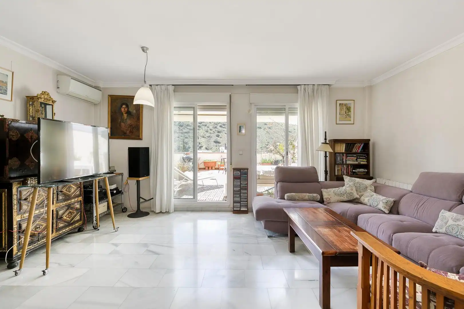Living room of Houses for sale in Granada  with Air Conditioner, Heating and Terrace