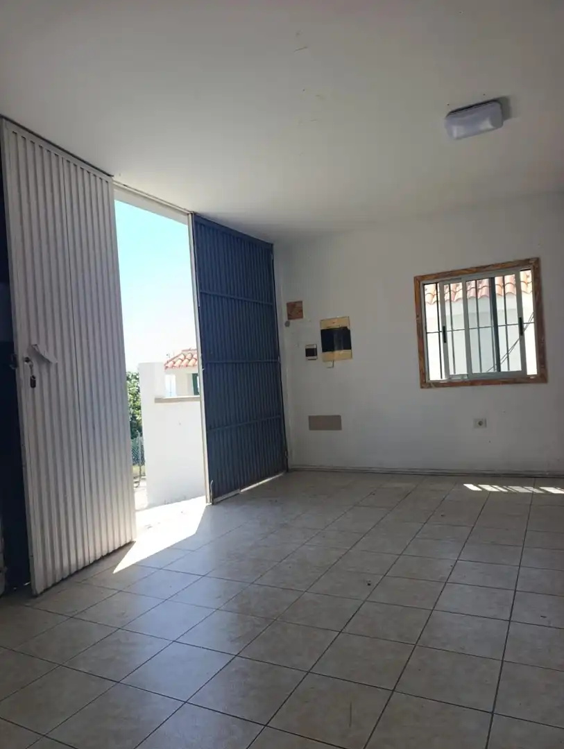 Commercial properties for rent in Candelaria