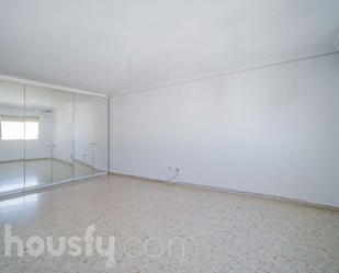 Bedroom of Flat to rent in  Sevilla Capital  with Air Conditioner, Heating and Pets allowed