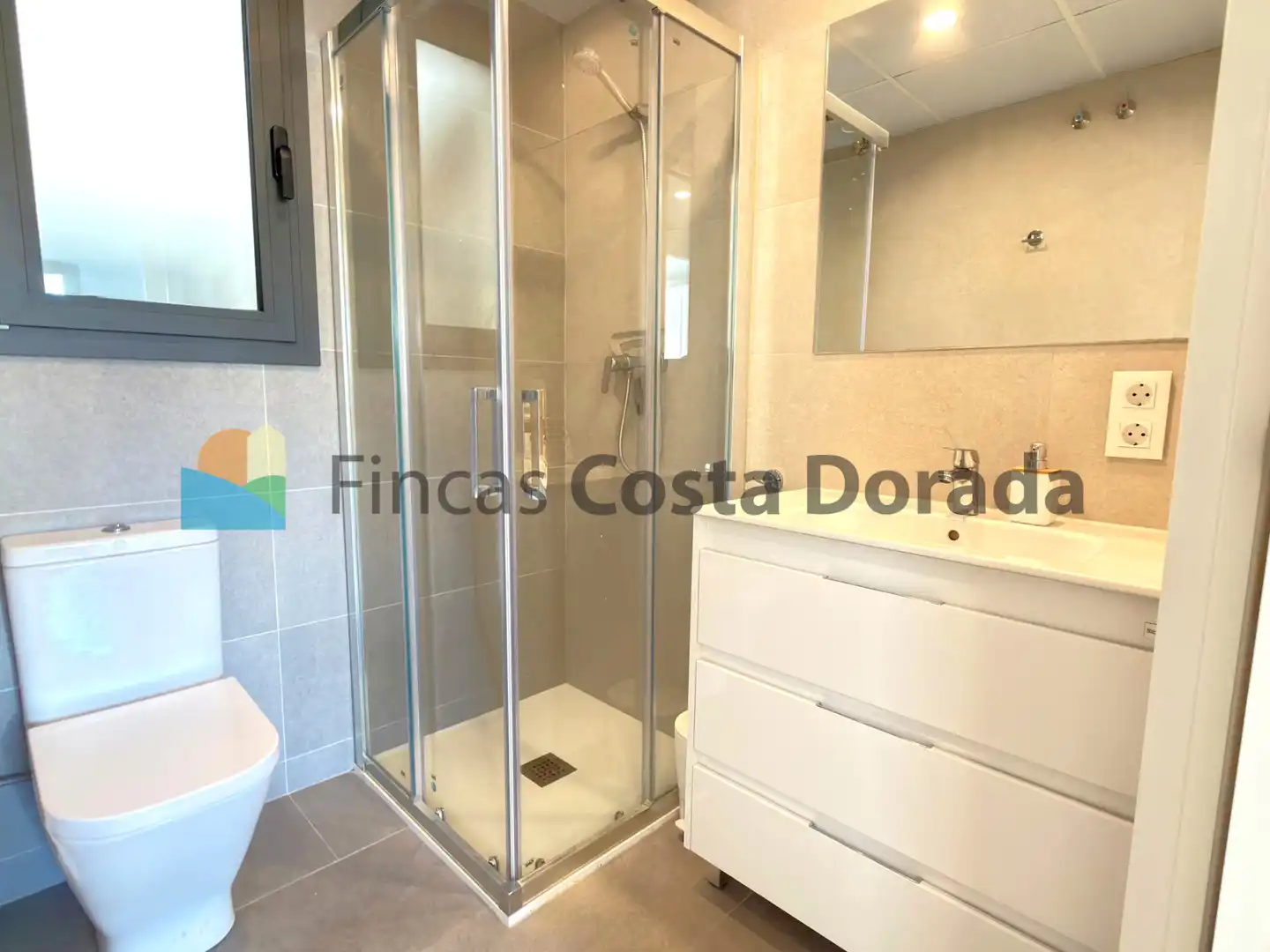 Baño de Piso en venta en Vilanova i la Geltrú con Aire acondicionado, Calefacción y Parquet