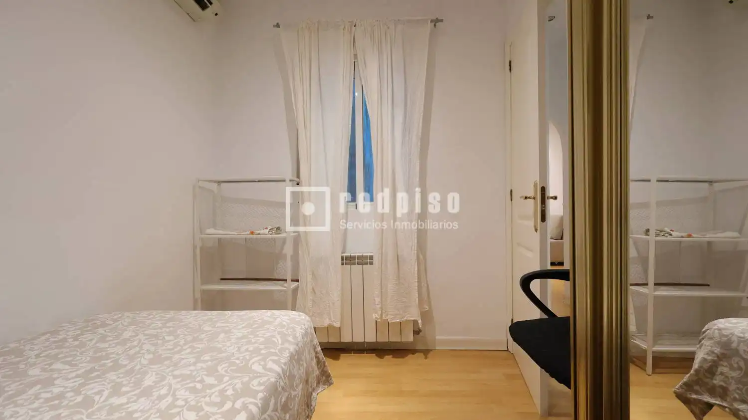 Bedroom of Flat for rent in Madrid  with Air Conditioner, Heating and Furnished
