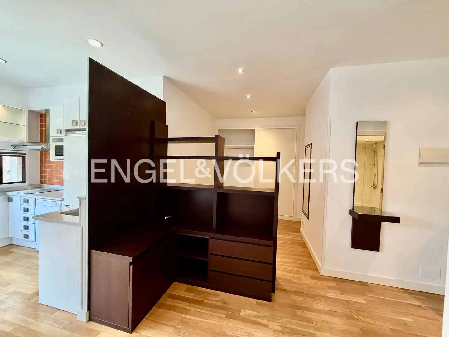 Bedroom of Flat for rent in Madrid  with Air Conditioner and Heating