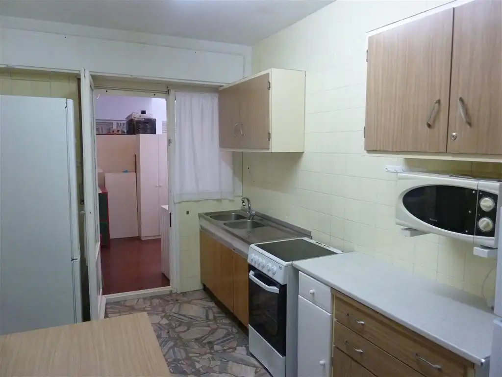 Cuina de Pis en venda en  Pamplona / Iruña amb Calefacció, Parquet i Terrassa