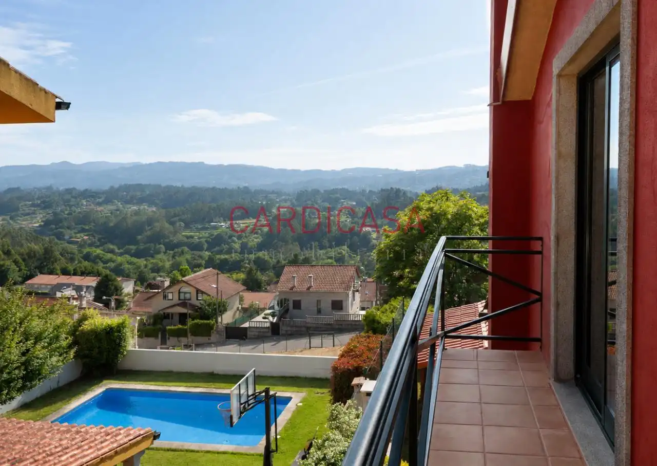 Vista exterior de Casa o xalet en venda en Mos amb Calefacció, Jardí privat i Terrassa