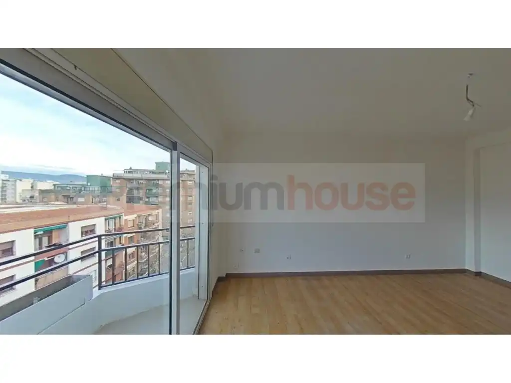 Außenansicht von Wohnung zum Verkauf in Reus mit Privatgarten