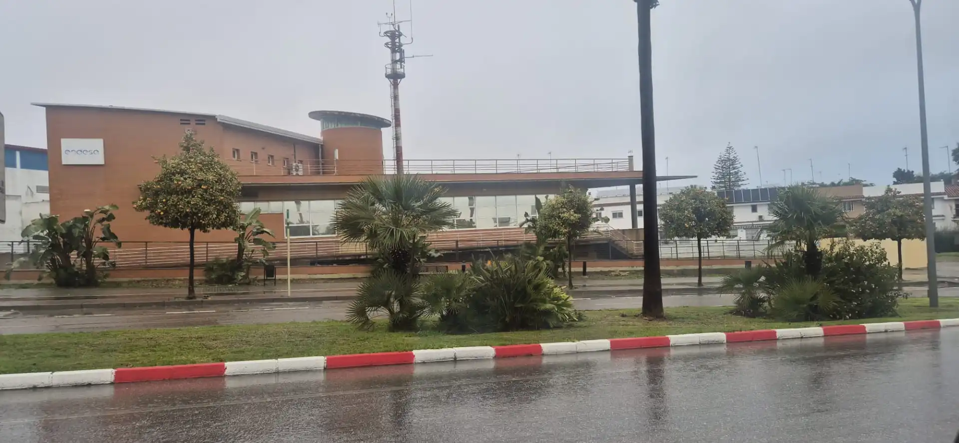 Außenansicht von Gebäude zur Miete in Tomares