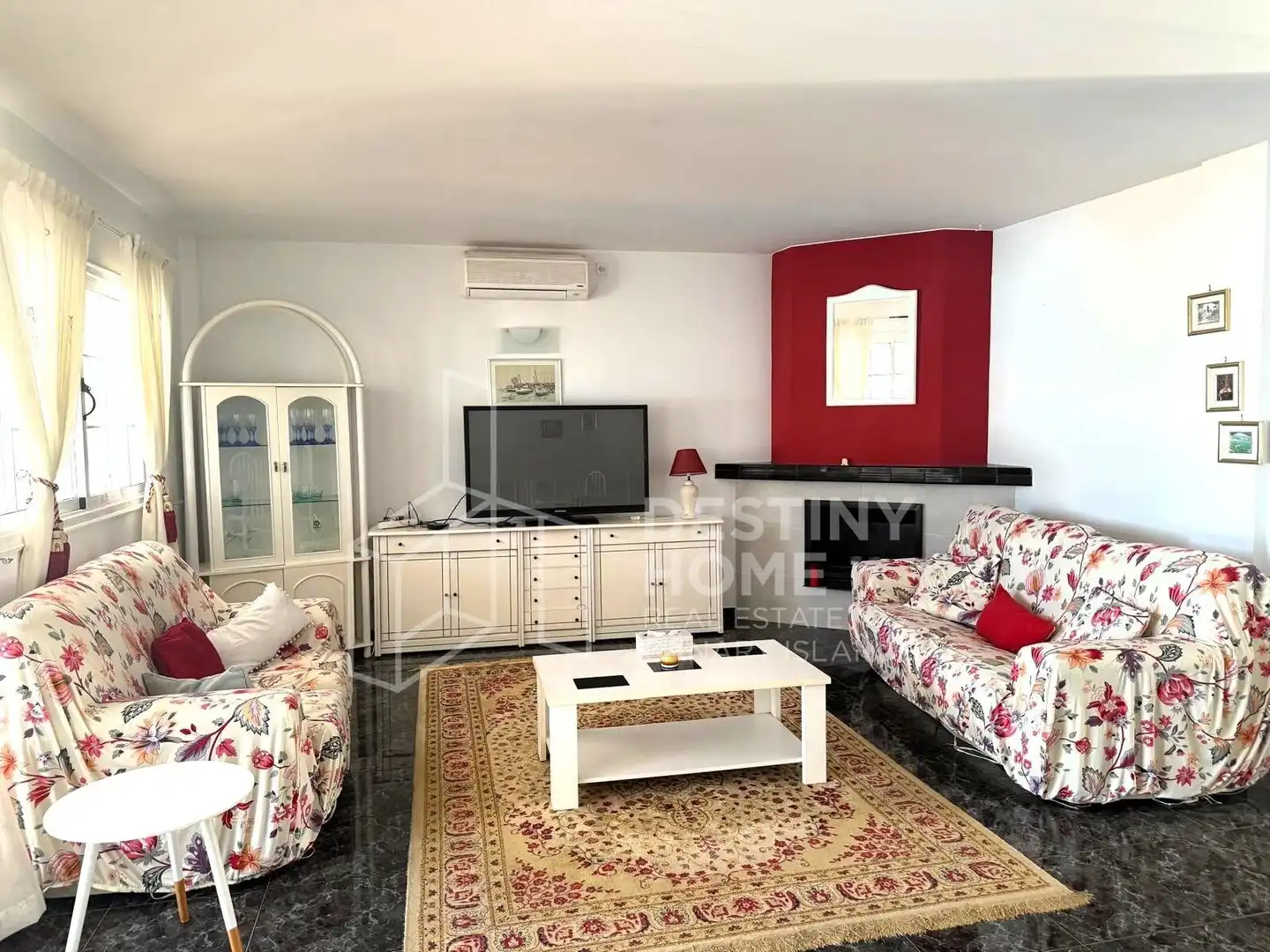 Sala d'estar de Casa o xalet en venda en La Oliva amb Terrassa, Piscina i Moblat