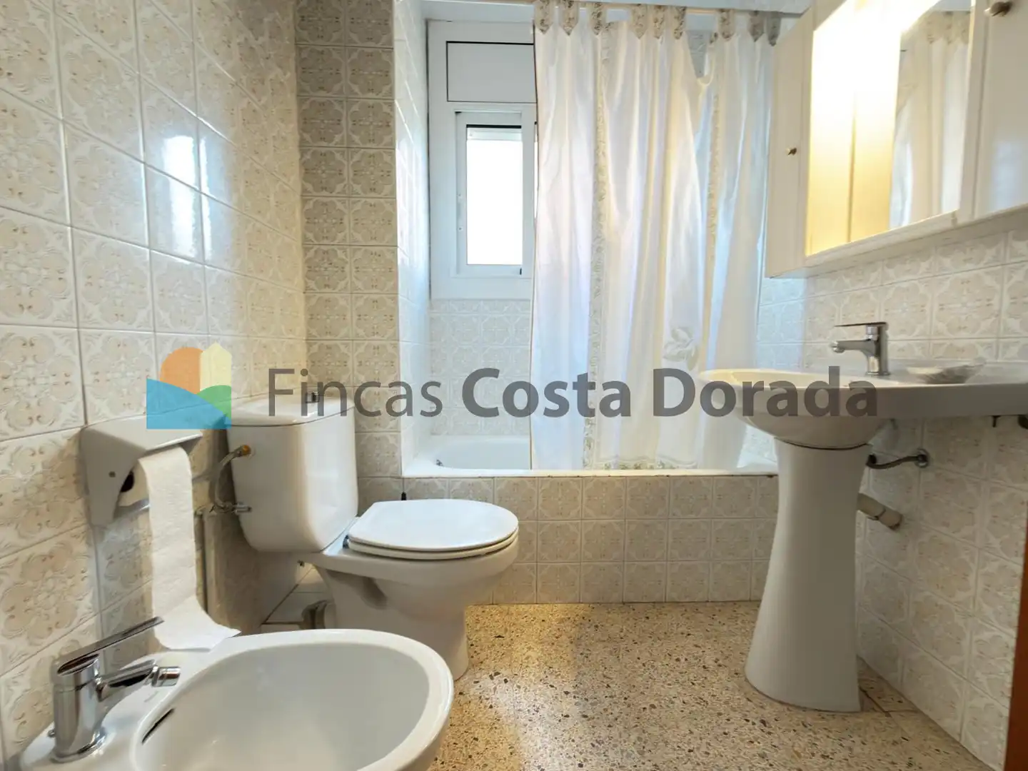 Badezimmer von Wohnung zum Verkauf in Vilanova i la Geltrú mit Heizung, Terrasse und Abstellraum