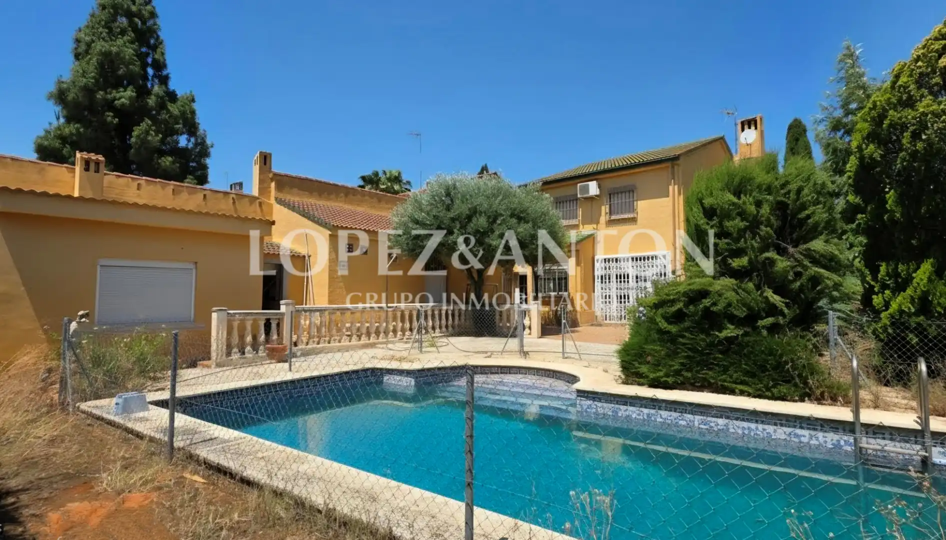 Vista exterior de Casa o chalet en venta en San Antonio de Benagéber con Aire acondicionado, Calefacción y Jardín privado