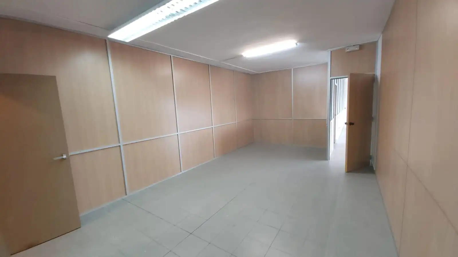 Oficina de alquiler en Barberà del Vallès con Aire acondicionado