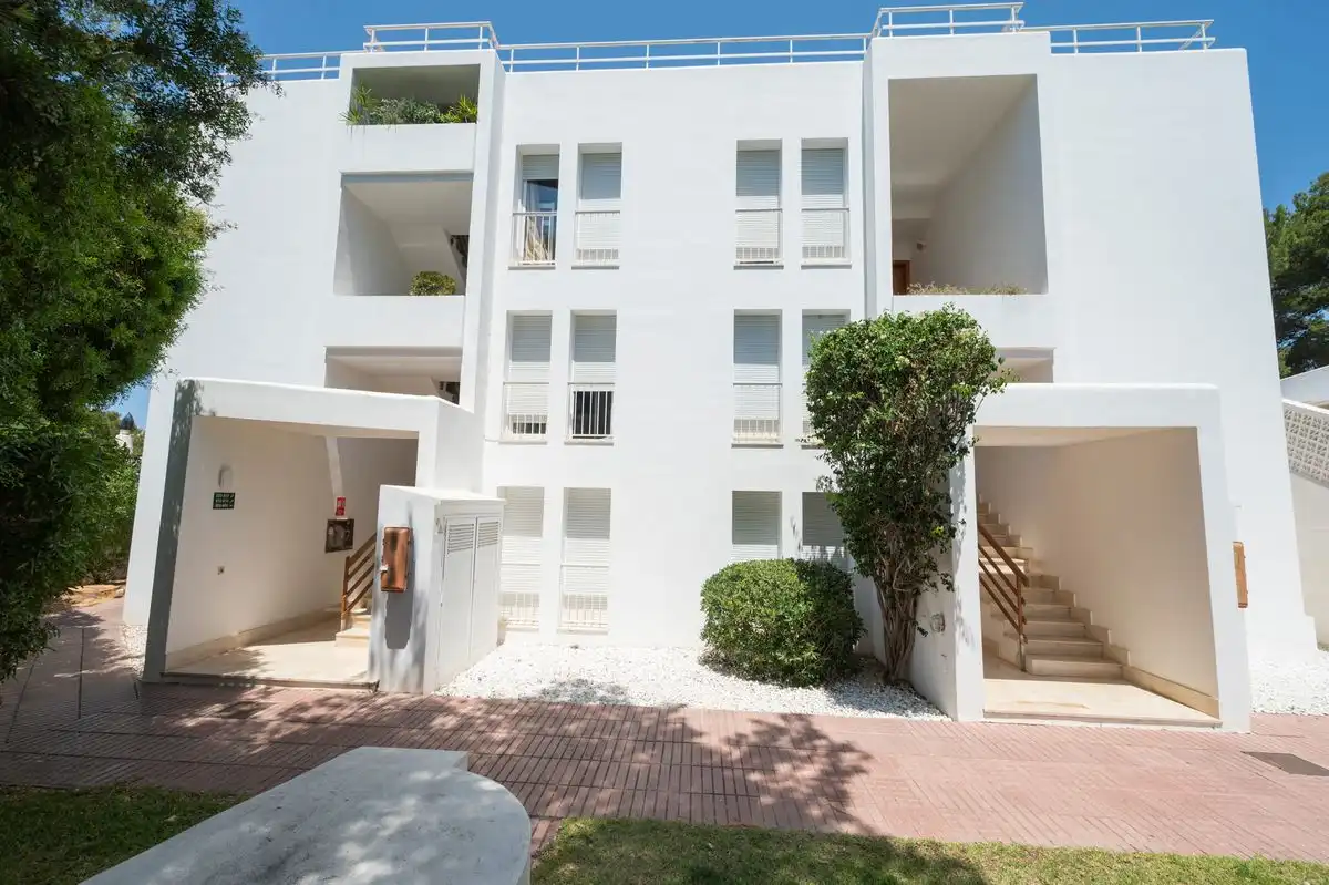 Vista exterior de Piso en venta en Sant Josep de sa Talaia con Aire acondicionado, Calefacción y Jardín privado