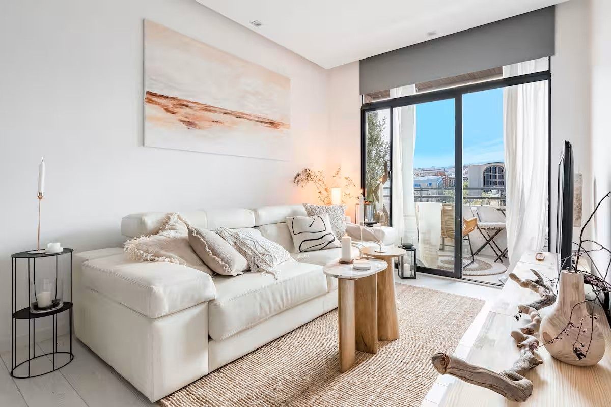 Living room of Flat to rent in  Madrid Capital  with Air Conditioner, Heating and Furnished