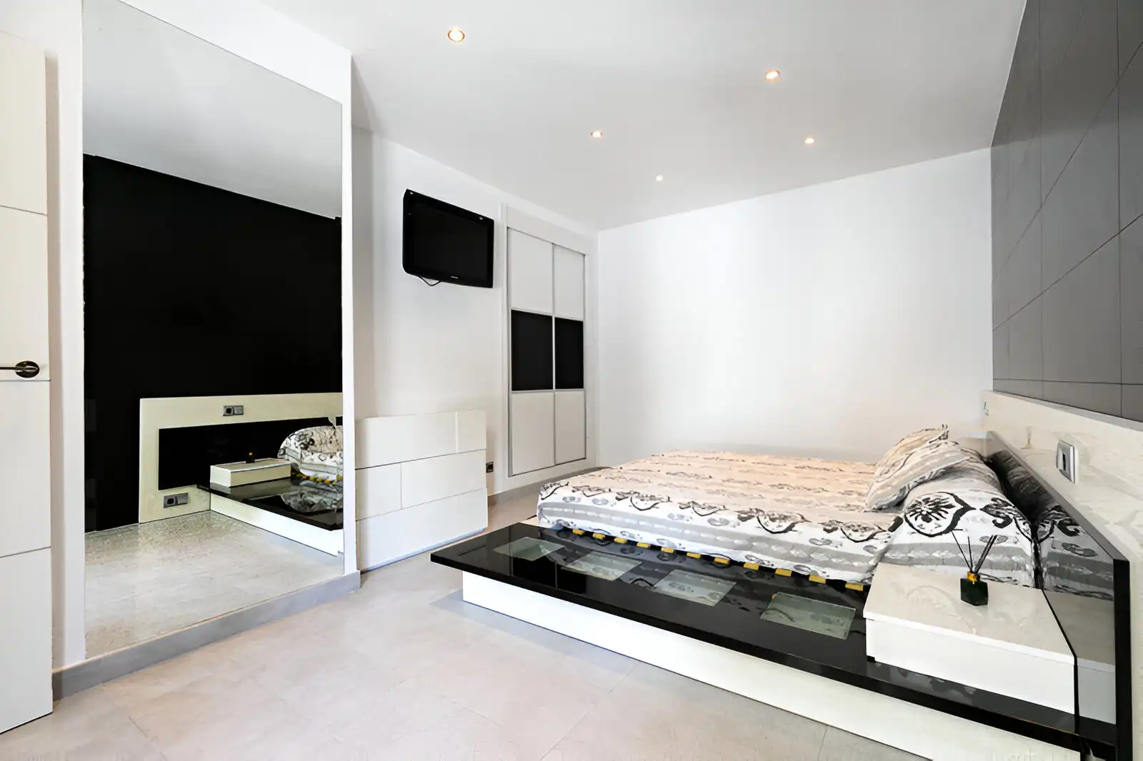 Habitación de Casa o chalet en venta en Marbella con Aire acondicionado, Jardín privado y Terraza