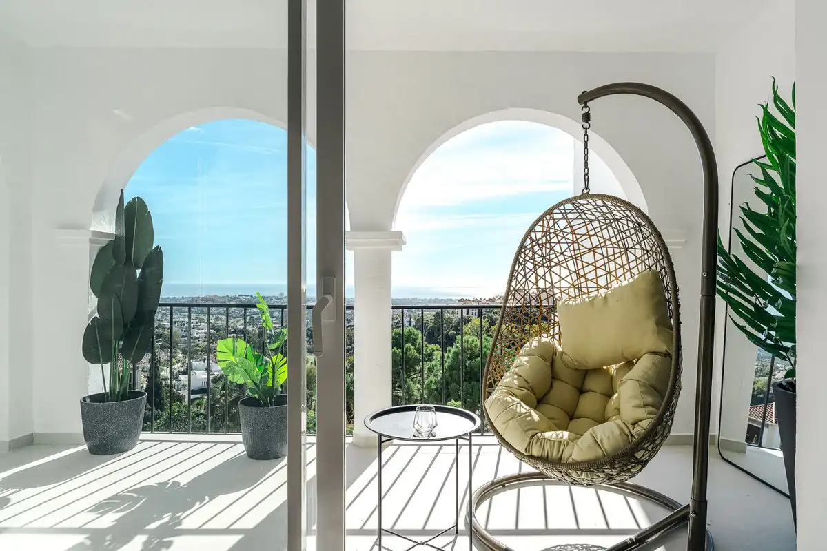 Dúplex con piscina en venta en Benahavís pueblo, imagen 5