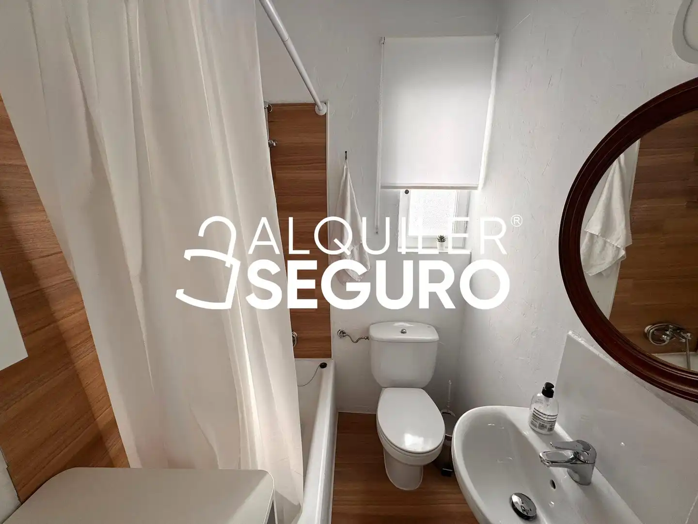 Baño de Piso de alquiler en Béjar con Aire acondicionado, Calefacción y Terraza