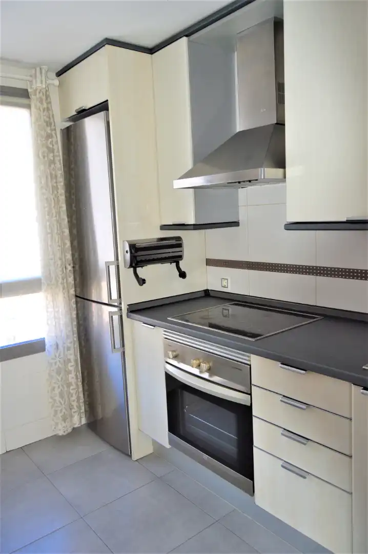 Küche von Wohnung zur Miete in Madrid mit Klimaanlage, Heizung und Parkett