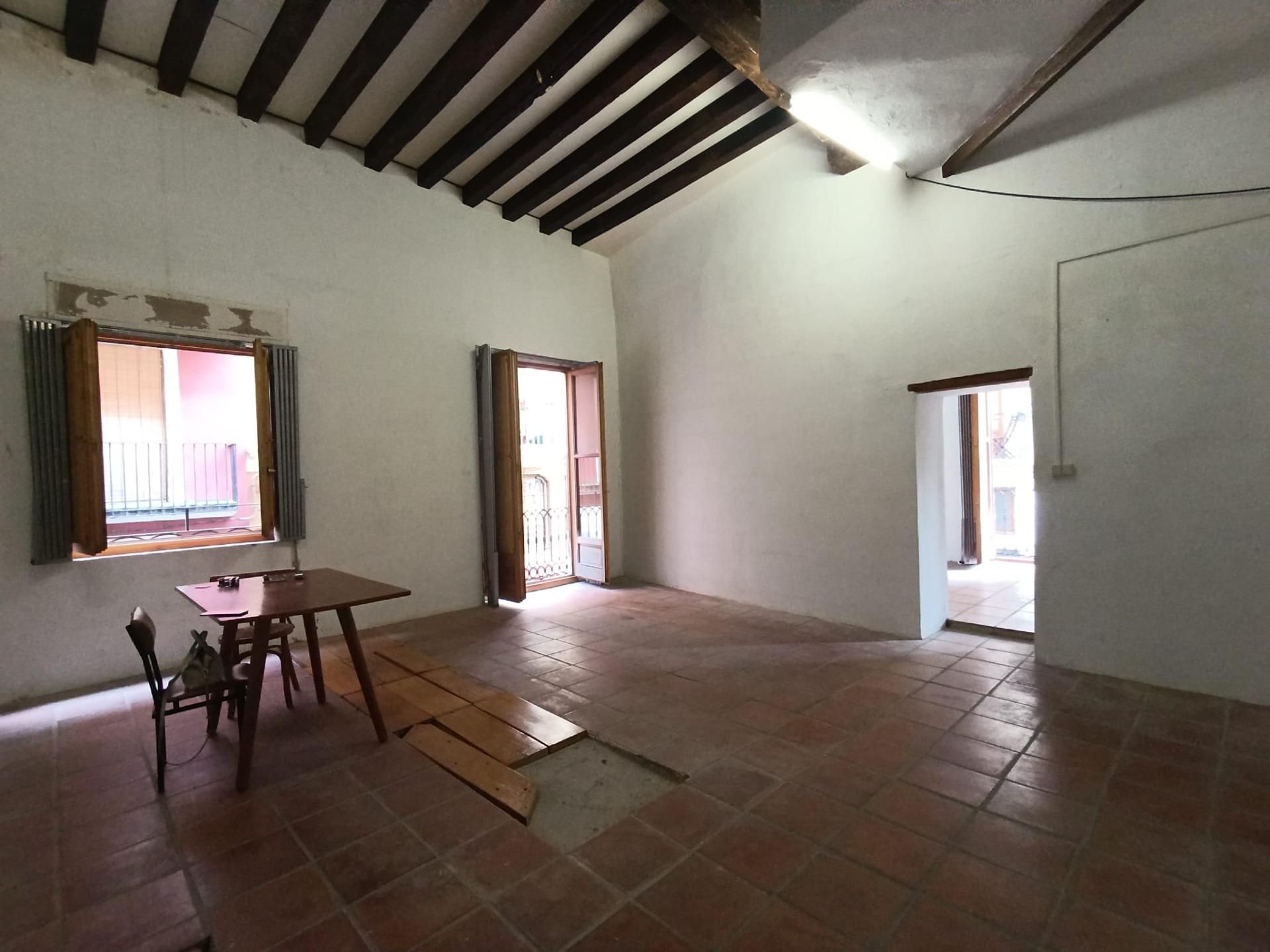 Flat for sale in  Valencia Capital  with Balcony