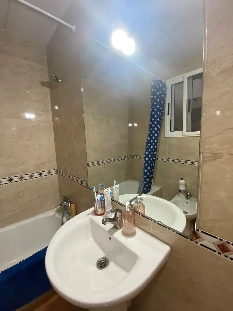 Badezimmer von Wohnung zum Verkauf in Fuente Álamo de Murcia mit Möbliert, Ofen und Waschmaschine