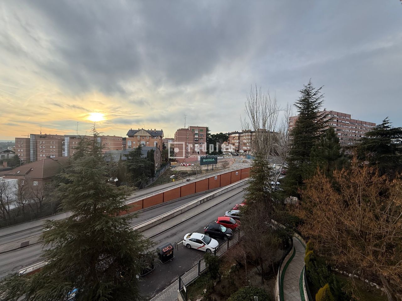 Vista exterior de Piso en venta en  Madrid Capital con Aire acondicionado, Calefacción y Parquet