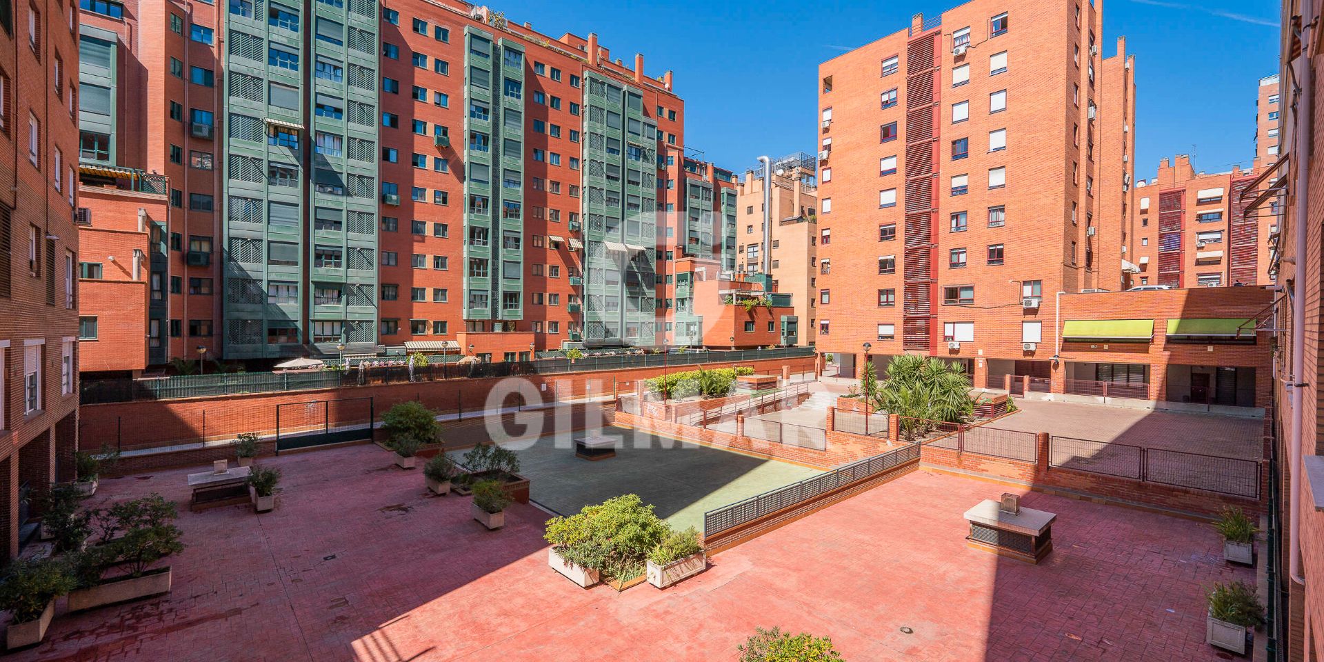 Vista exterior de Piso en venta en  Madrid Capital con Calefacción