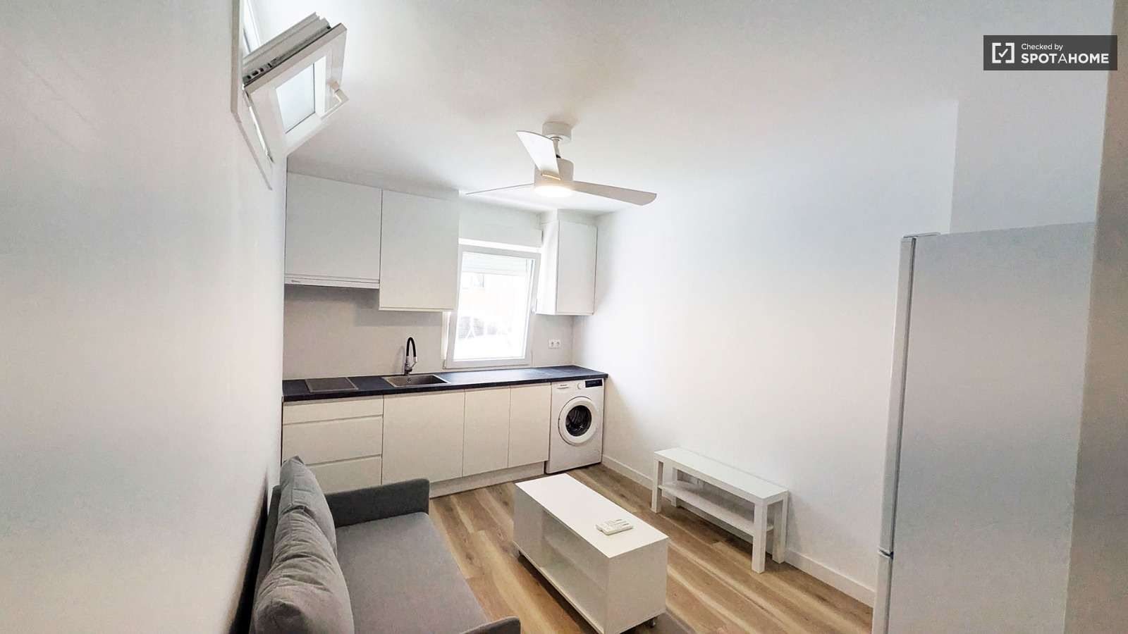 Dormitori de Apartament per a compartir en  Madrid Capital amb Aire condicionat, Calefacció i Terrassa