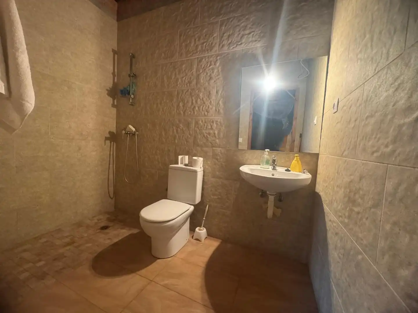 Bany de Casa o xalet en venda en Corbera de Llobregat amb Jardí privat, Terrassa i Traster
