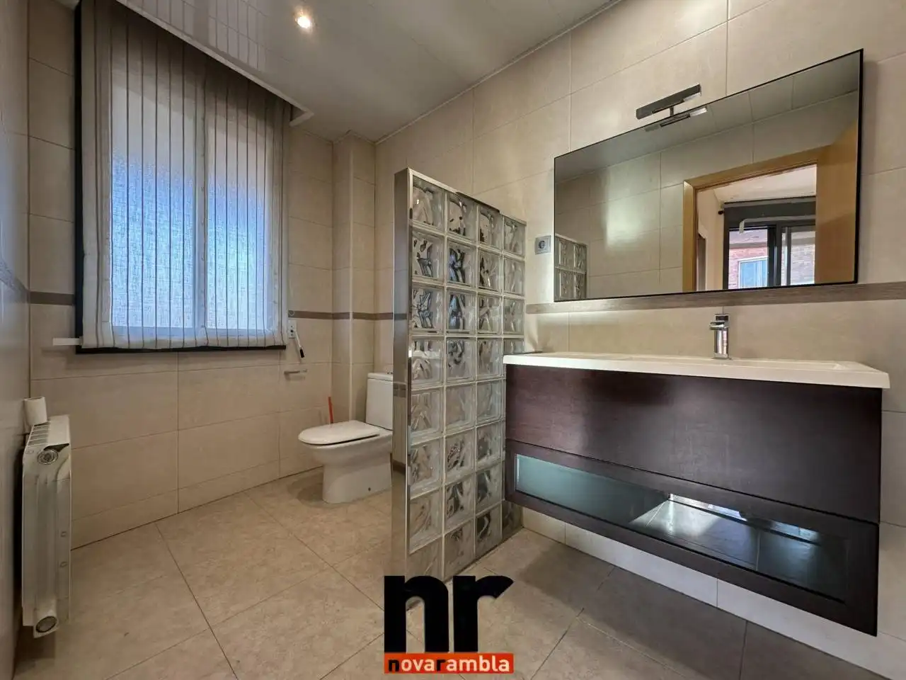 Bathroom of Flat for rent in Ripollet  with Heating, Parquet flooring and Storage room