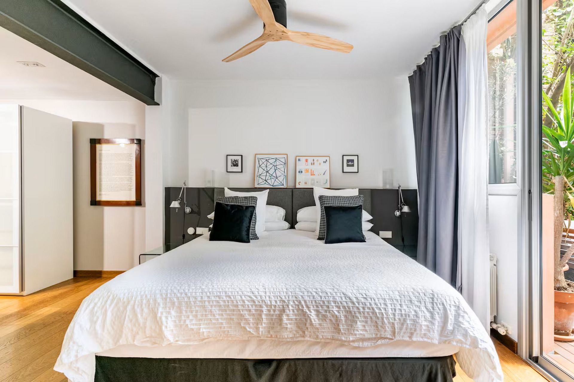 Habitación de Piso de alquiler en  Barcelona Capital con Aire acondicionado, Amueblado y TV