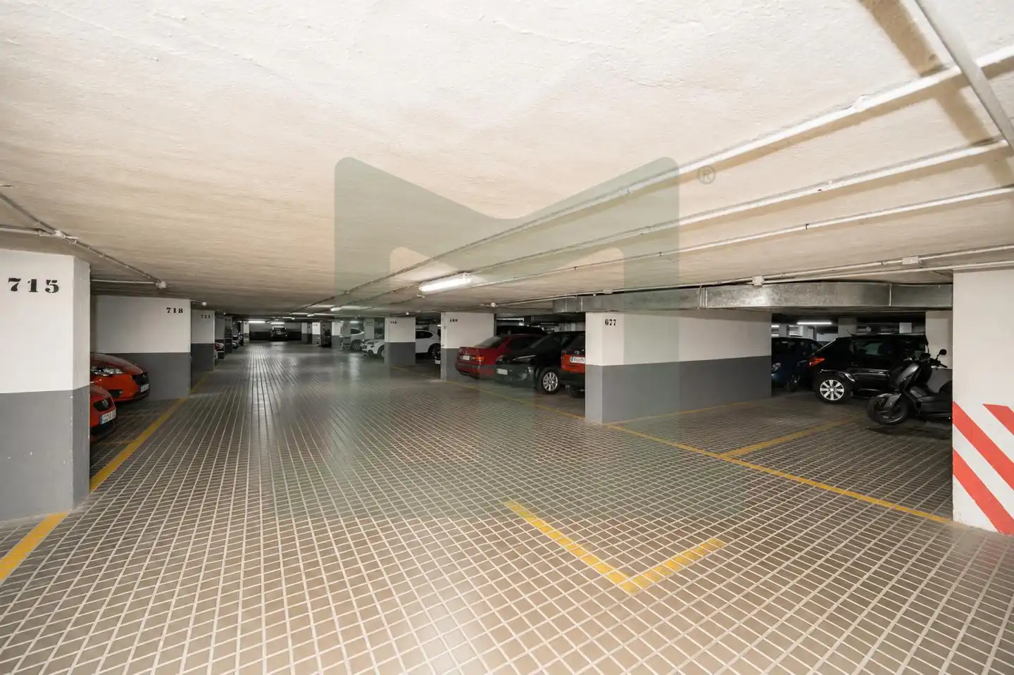 Parkplatz von Wohnung zur Miete in Madrid mit Klimaanlage, Heizung und Terrasse