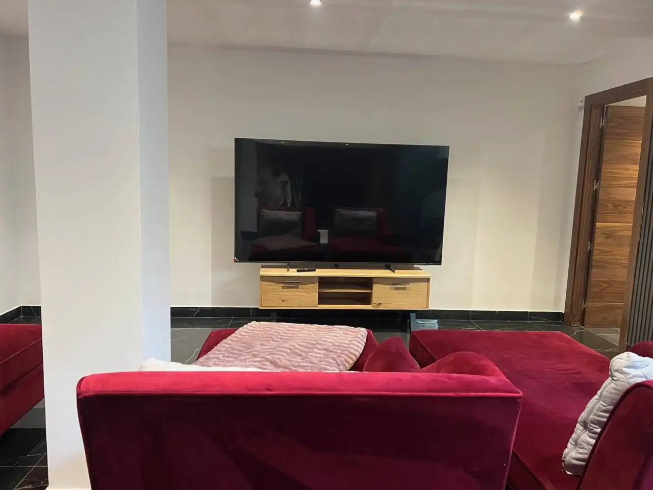 Sala de estar de Casa o chalet en venta en Estepona con Aire acondicionado, Calefacción y Jardín privado