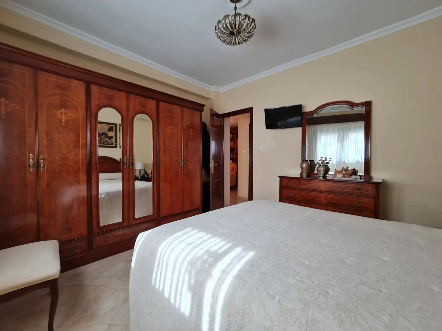 Bedroom of Houses for sale in Camas  with Air Conditioner, Terrace and Storage room
