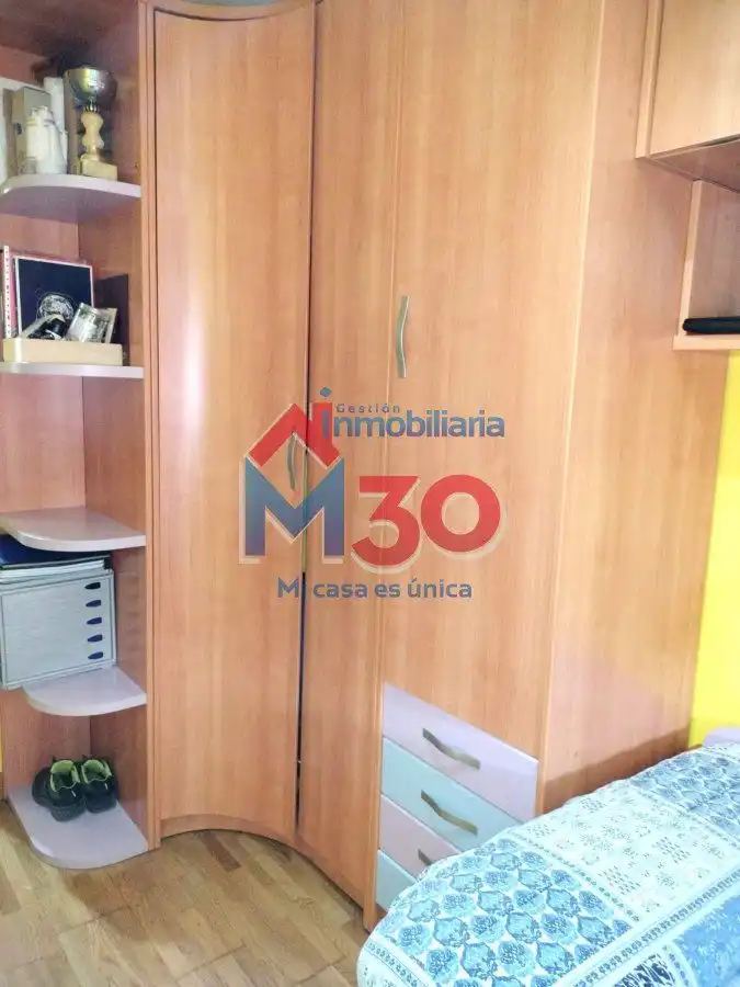 Dormitori de Apartament en venda en Miranda de Ebro amb Calefacció, Parquet i Traster