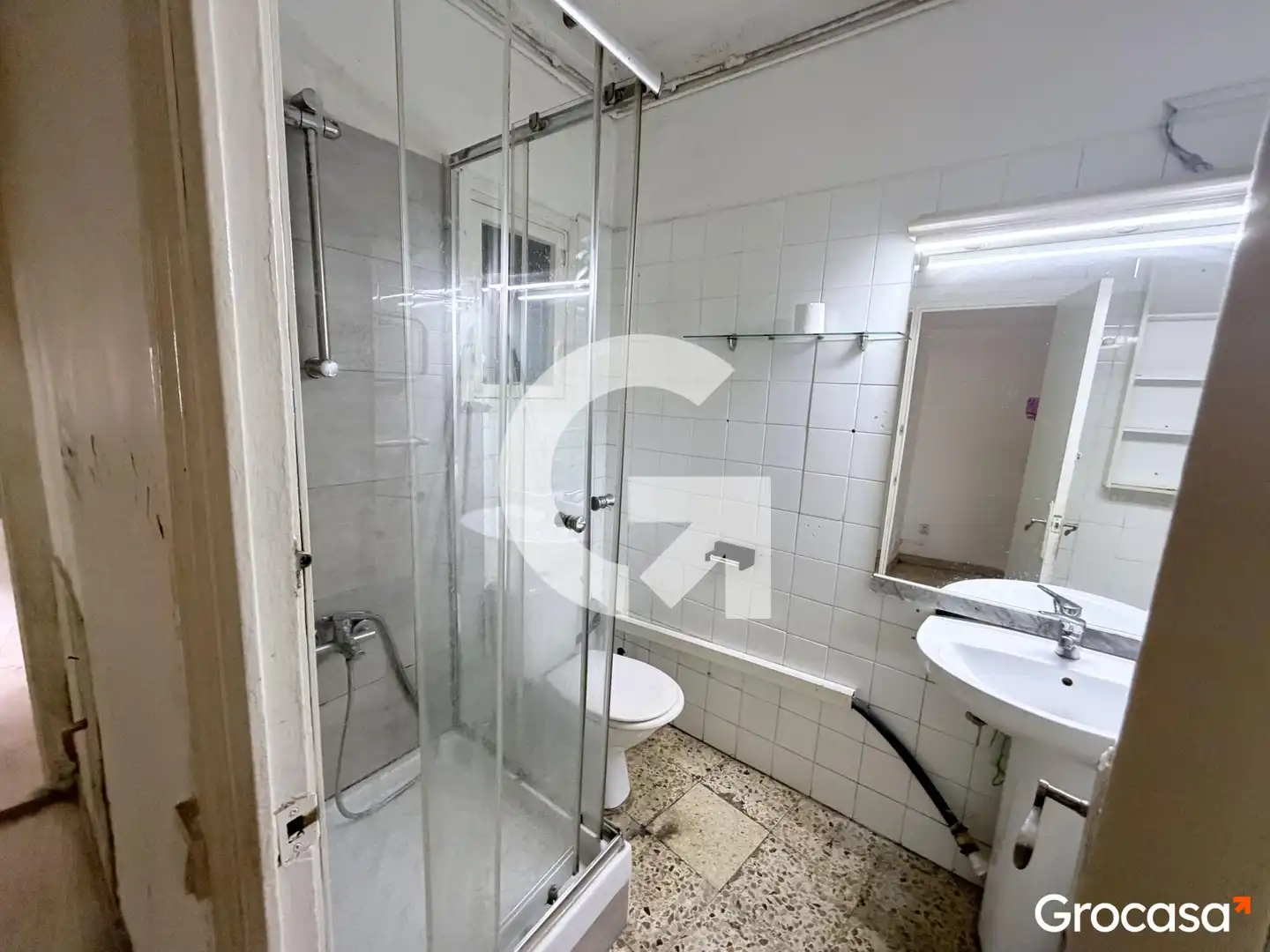 Bathroom of Flat for sale in Badalona