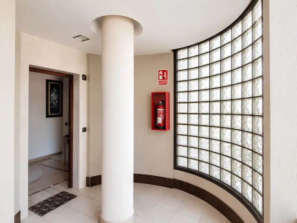 Flat for sale in Fuengirola  with Air Conditioner, Private garden and Terrace