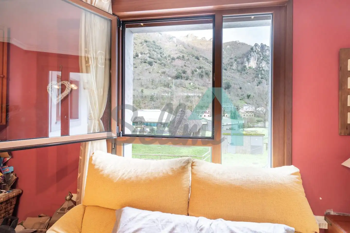 Habitación de Piso en venta en Somiedo con Calefacción, Parquet y Terraza