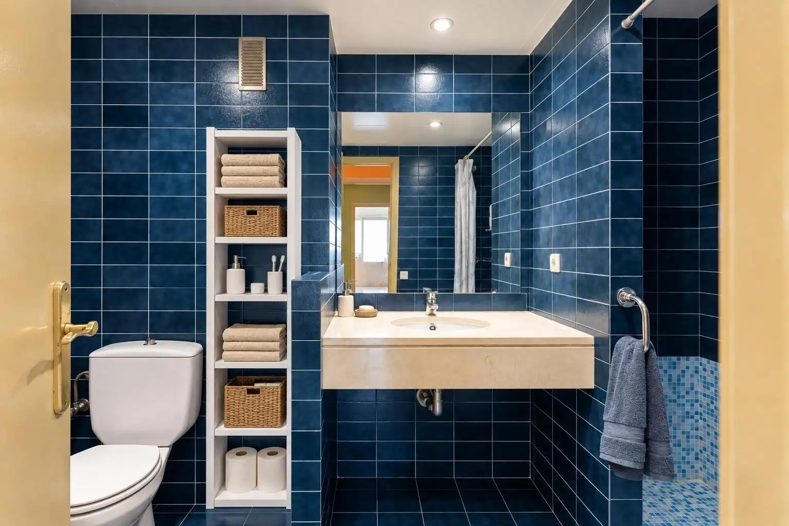 Baño de Ático en venta en Barcelona con Calefacción y Terraza