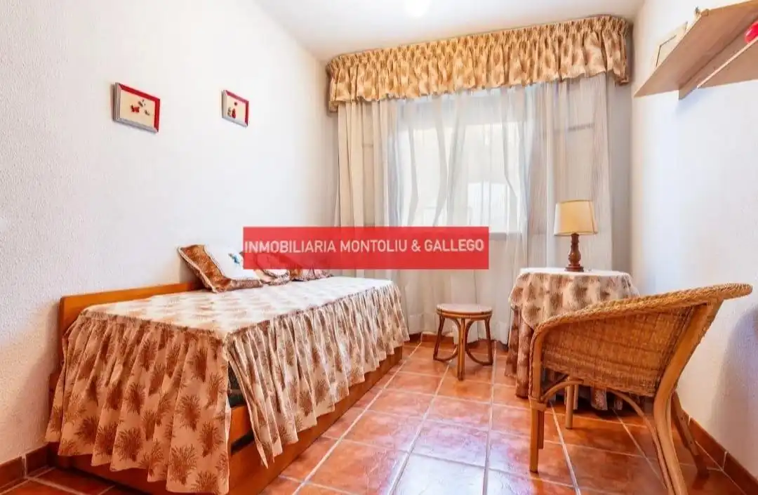 Habitación de Casa o chalet en venta en Castellón de la Plana / Castelló de la Plana con Jardín privado, Terraza y Piscina