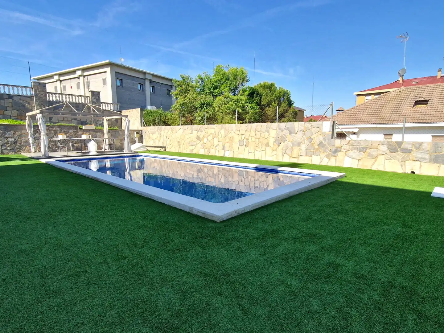 Piscina de Casa o chalet en venta en Terrassa con Aire acondicionado, Calefacción y Jardín privado