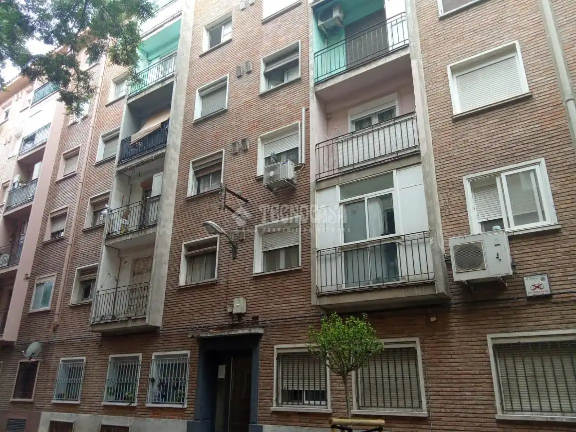 Vista exterior de Piso en venta en Zaragoza con Aire acondicionado, Calefacción y Alarma