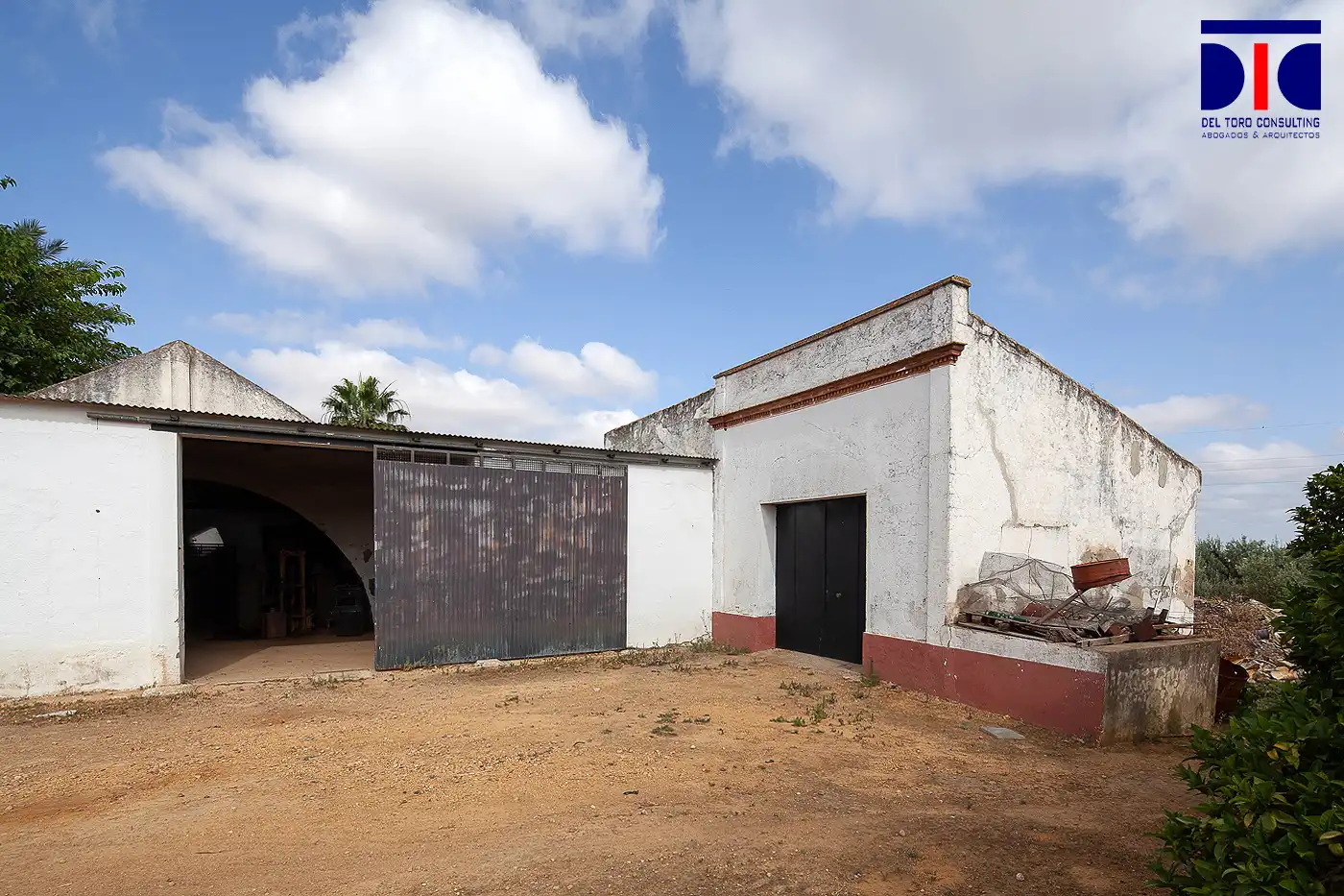 Vista exterior de Finca rústica en venta en Carmona con Jardín privado, Terraza y Piscina