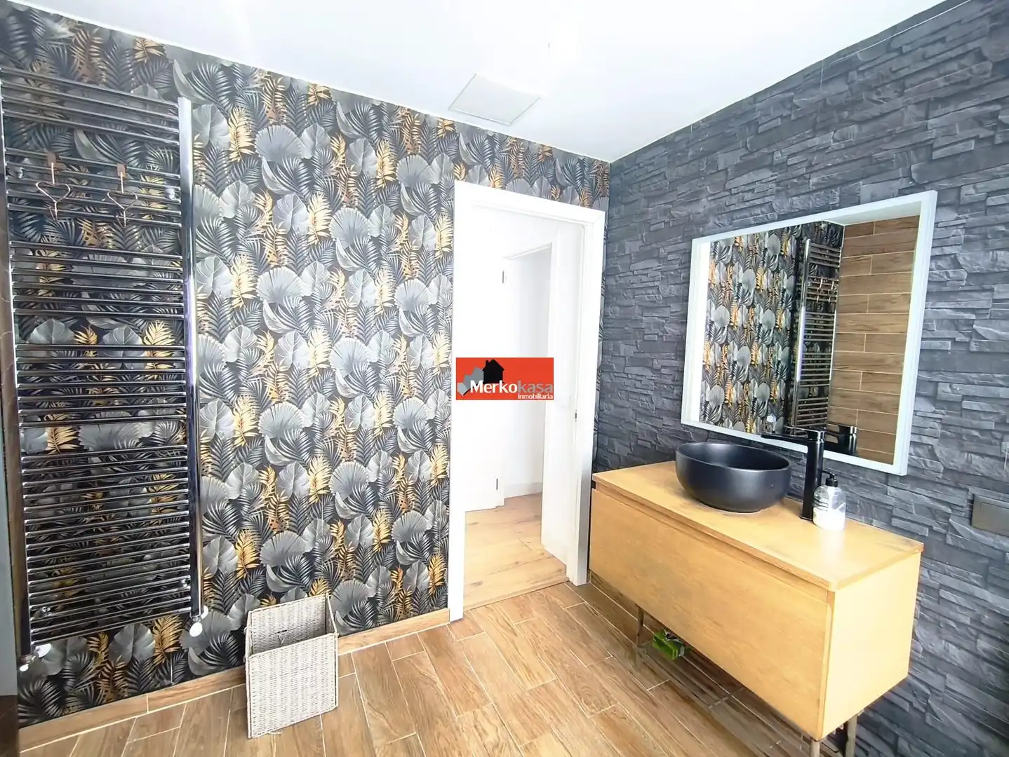 Baño de Piso en venta en Lugo con Calefacción, Trastero y Amueblado