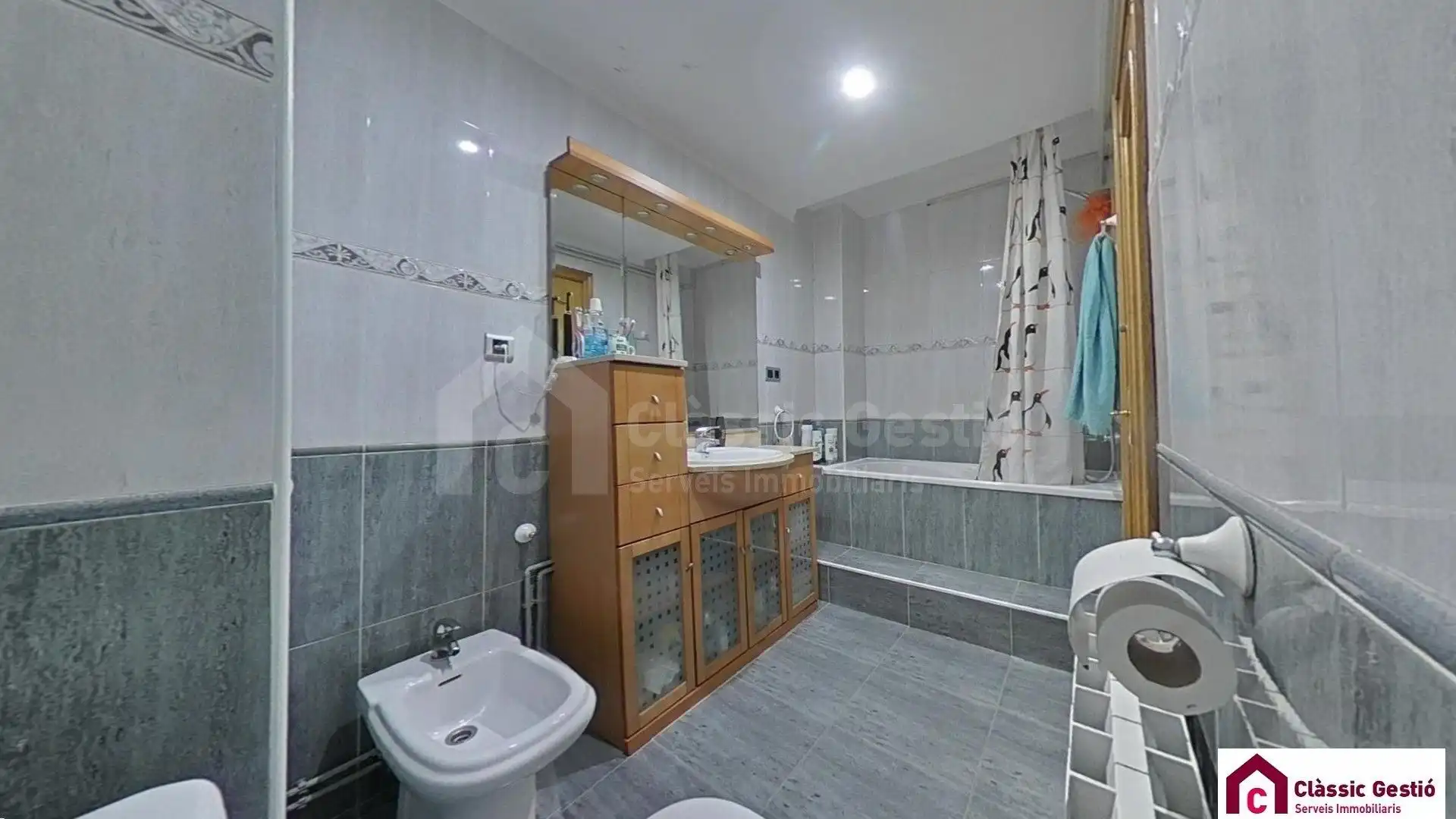 Baño de Piso en venta en Terrassa con Aire acondicionado y Calefacción