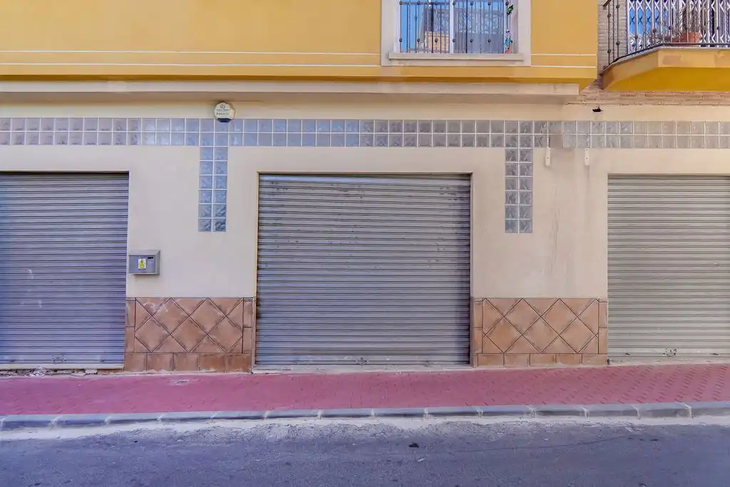 Commercial properties for sale in Calle Gallego, Puente Tocinos