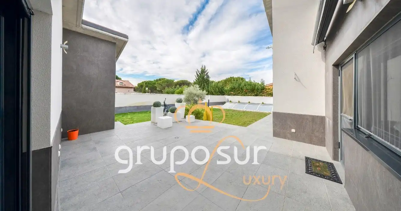 Terrassa de Casa o xalet en venda en Valladolid amb Aire condicionat, Calefacció i Jardí privat