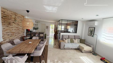 PRECIOSO CHALET! AMPLIO Y REFORMADO CON PISCINA PRIVADA, GARAJE Y PARCELA